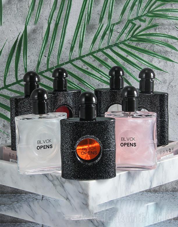 �㽭�G�һ��yƷ���޹�˾��С������ڿ���Ůʿ����ˮ