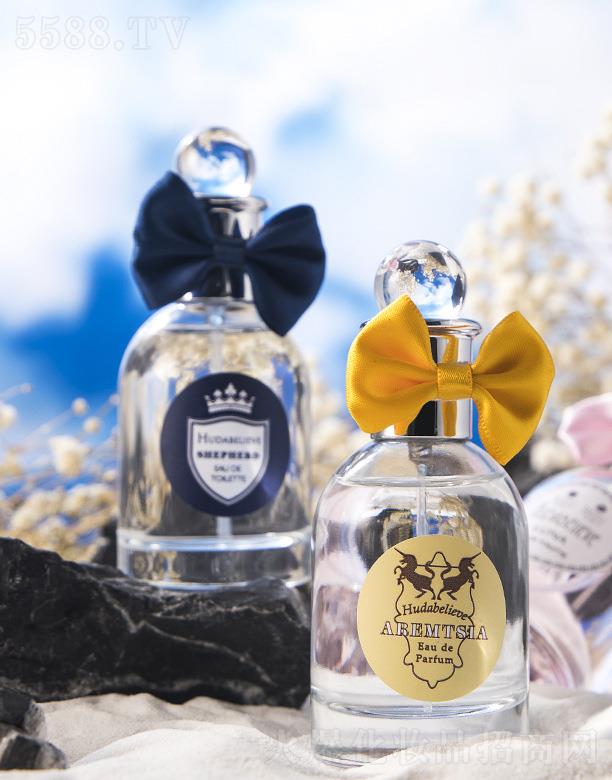 �㽭�G�һ��yƷ���޹�˾��С������Ů���Ķ��Z��ˮ