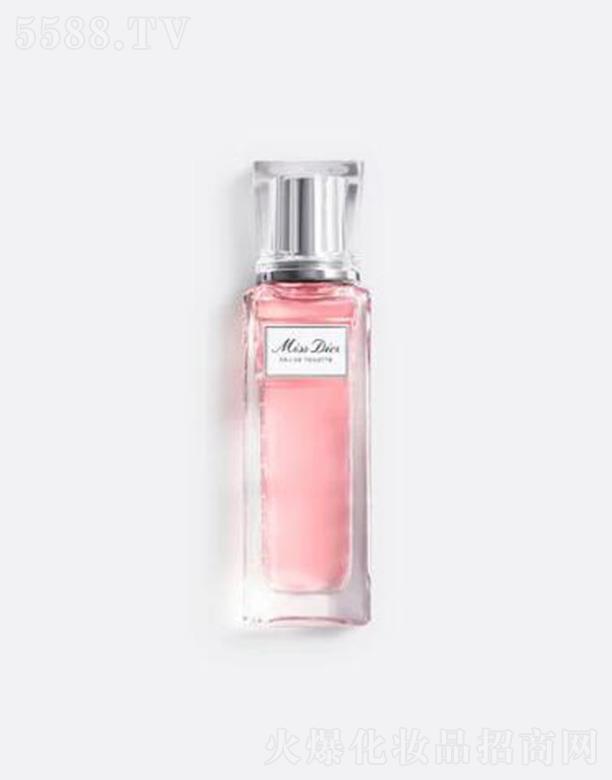 ��������̄�(w��)���Ϻ������޹�˾���ϊWС���S�е���� ��m����·��p��ı����rȹ�r�и���˹õ��ҷ�