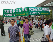 �������黯�yƷչ���ṩһ��(g��)���ӱ�����ƽ�_(t��i)