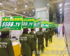 �𱬾Gɫ܊�b���Գֲ�и��ǰ�M