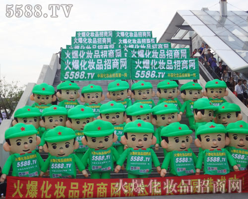 �𱬿�ͨ��ģ�����(du��)��Ӣ���Ƒ�(zh��n)