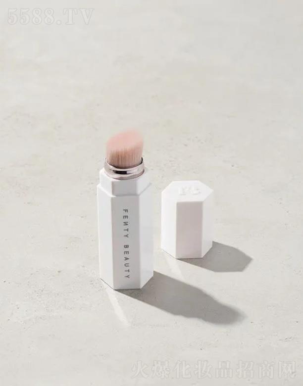 Fenty Beauty����߹��a�yˢ140 �Ԏ����Կ���s�ĸ߹�ˢ