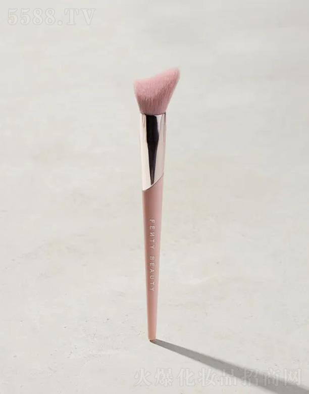 Fenty BeautyĘ�a֮����߹�ˢ120 ݆���߹�ˢ�p�ɵ���Ę�a