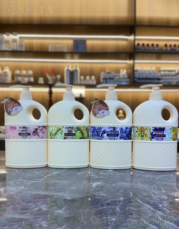 ��Ӱ��ˮ��ԡ��