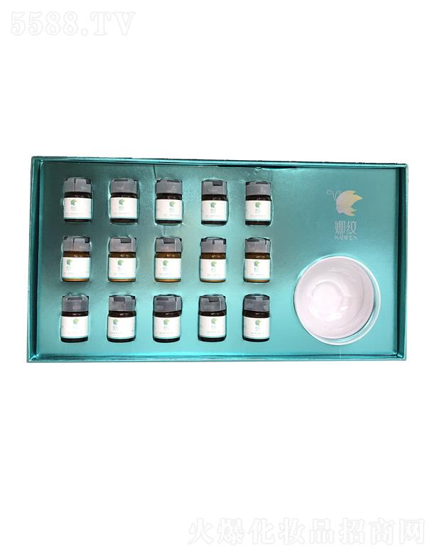 �ȼy���ѽ�ĸ�M�����b