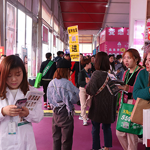 ���˵ĈԳ���͸¶�o�F����