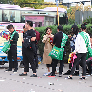 ֻ��ƴ���������M(j��n)ȡ�����ڳ�Խ�����쾫Ӣ����