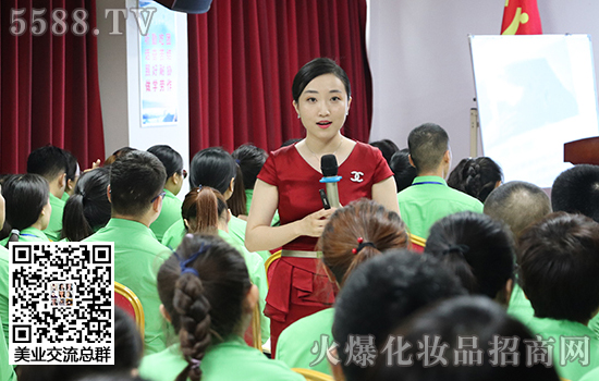 做一個時刻保持微笑的人 做一個時刻保持微笑的人