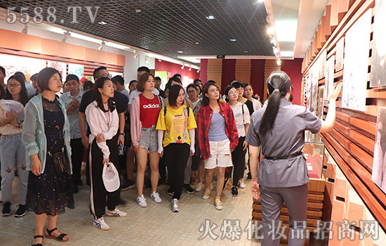 ��ꖼtɫ֮�Å��^�����^