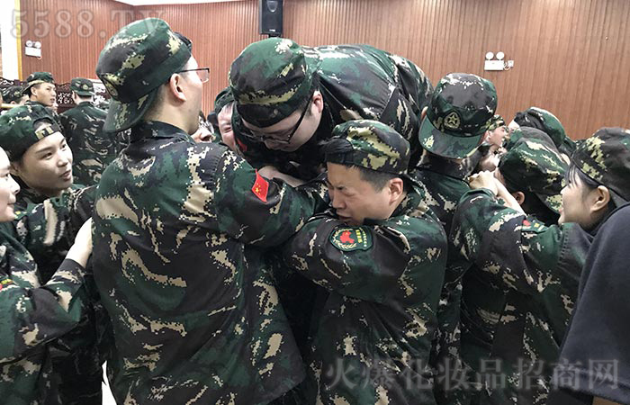 ����t�������T���𱬻�