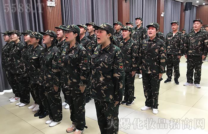 一榮俱榮、一損俱損;一個團(tuán)隊(duì)的榮譽(yù)是需要每一個人都用心負(fù)責(zé)參與完成的! 一榮俱榮、一損俱損;一個團(tuán)隊(duì)的榮譽(yù)是需要每一個人都用心負(fù)責(zé)參與完成的!