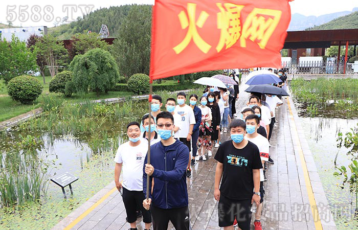 �����������ϧ���£�