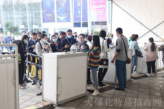 饕餮盛宴,蓉城相聚!第44屆成都美業(yè)博覽會(huì)盛大開(kāi)幕 饕餮盛宴,蓉城相聚!第44屆成都美業(yè)博覽會(huì)盛大開(kāi)幕