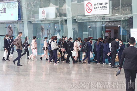 饕餮盛宴,蓉城相聚!第44屆成都美業(yè)博覽會(huì)盛大開(kāi)幕 饕餮盛宴,蓉城相聚!第44屆成都美業(yè)博覽會(huì)盛大開(kāi)幕