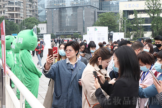 成都美業(yè)博覽會開幕了 成都美業(yè)博覽會開幕了