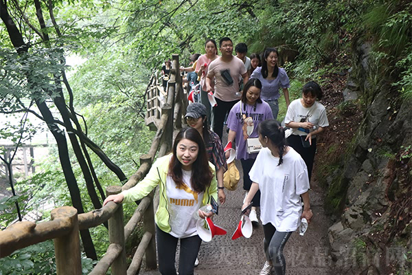 ������^���һ�[��ɽС