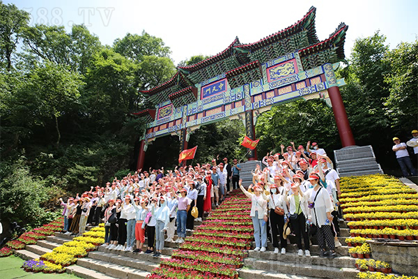 �Ͼ�ɽ֮��|�h�����g�@������һ�����gʢ���