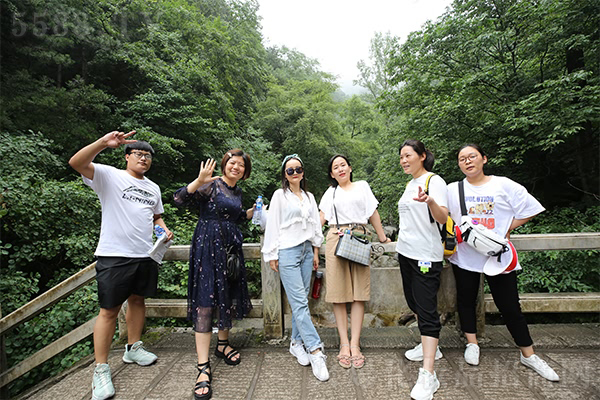 賞老君山之景,品國學之精,修品性之道 賞老君山之景,品國學之精,修品性之道