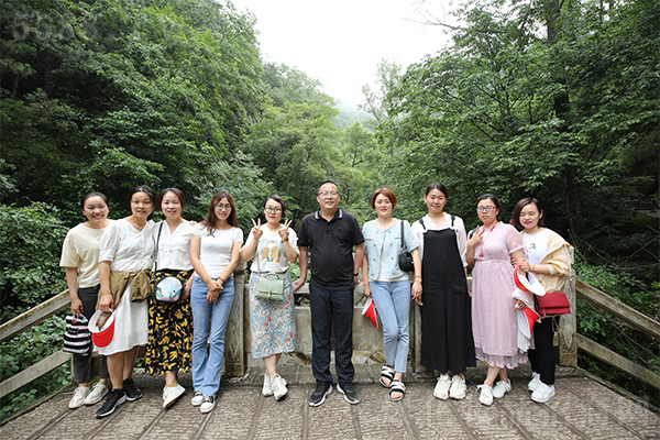 賞老君山之景,品國學之精,修品性之道 賞老君山之景,品國學之精,修品性之道