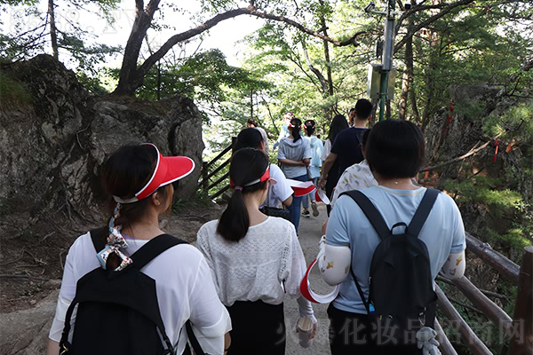 端午佳節(jié)暢游老君山 端午佳節(jié)暢游老君山