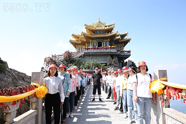 遠(yuǎn)赴人間驚鴻宴 遠(yuǎn)赴人間驚鴻宴