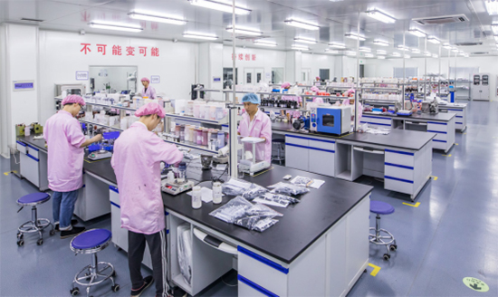 國(guó)貨美妝新銳品牌花洛莉亞的供應(yīng)鏈工廠 國(guó)貨美妝新銳品牌花洛莉亞的供應(yīng)鏈工廠