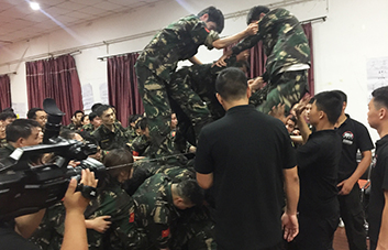 ��������������҂�ҲҪ�Գֵ�����