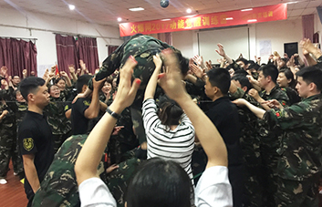 �A��һ�����ݔ��һ�𿸣�