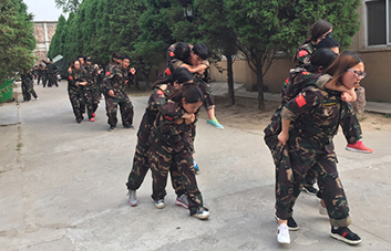 ���������������;�ж�ô�Ķ����D�U���Ҷ����v�������¸�ǰ����