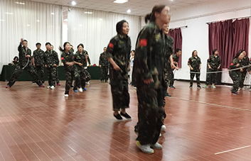 �����X�����Ʊ��O�����@һ·�҂��A��Ư����