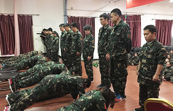 �I�����ǈF꠵ĺ��ģ�һ��һ�ж��Ǳ�����