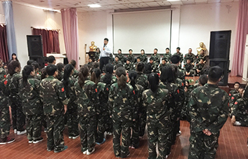 �I�����ǈF꠵ĺ��ģ�һ��һ�ж��Ǳ�����