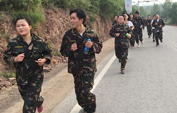 15����ͽ��ĥ�Z���𱬾W(w��ng)�T�;�Ӣ�F����O�ޣ�