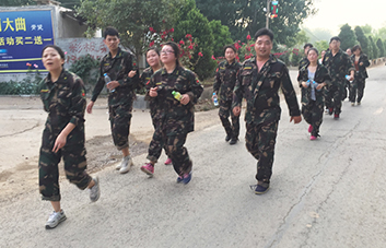 ��Փ�ǔv��߀�Ǳ������҂��]�ЁG���κ�һ������